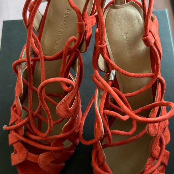 Banana Republic Jenne suede heel - Picture 4 of 8